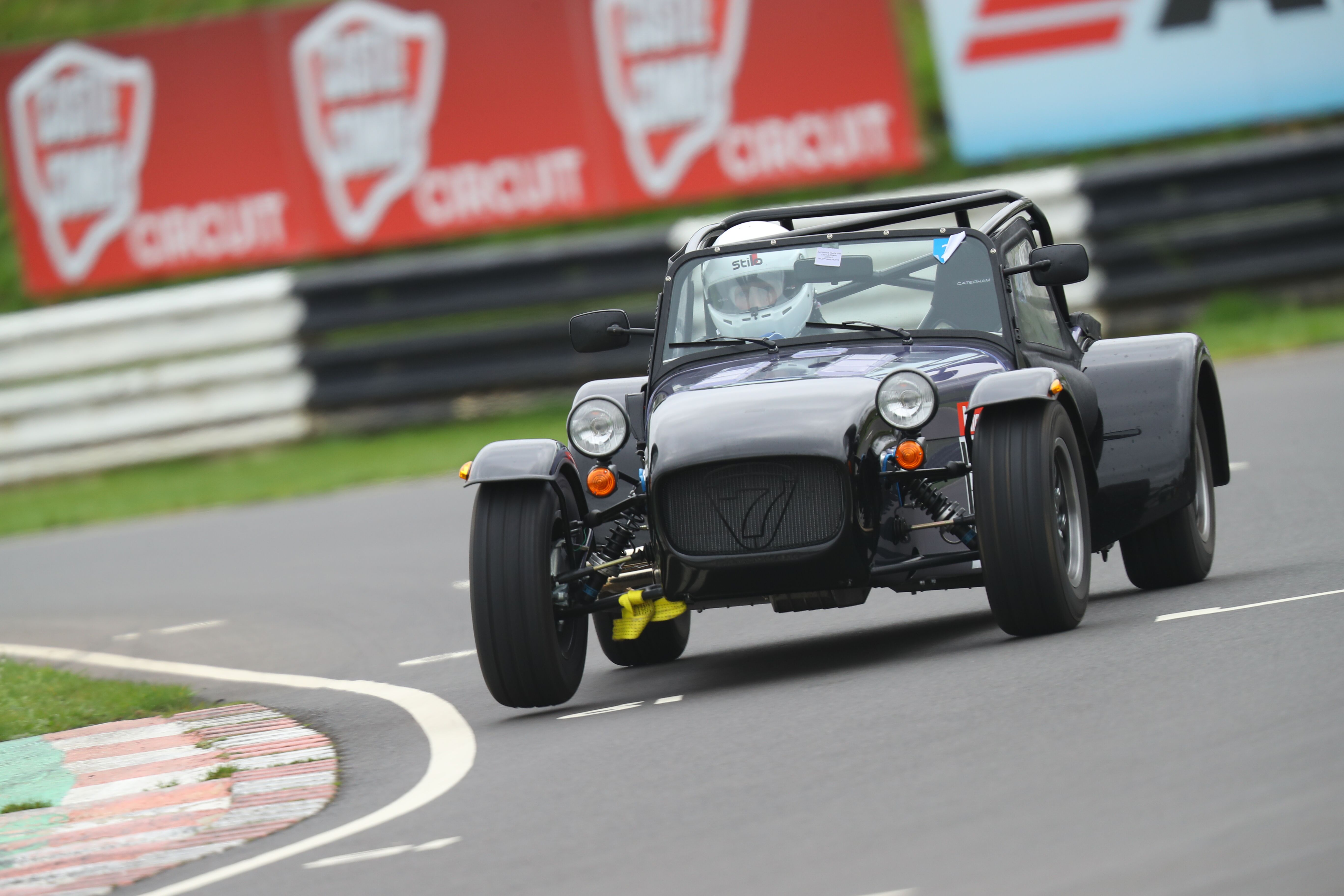 6 Caterhams Shipped With R-RAKs!