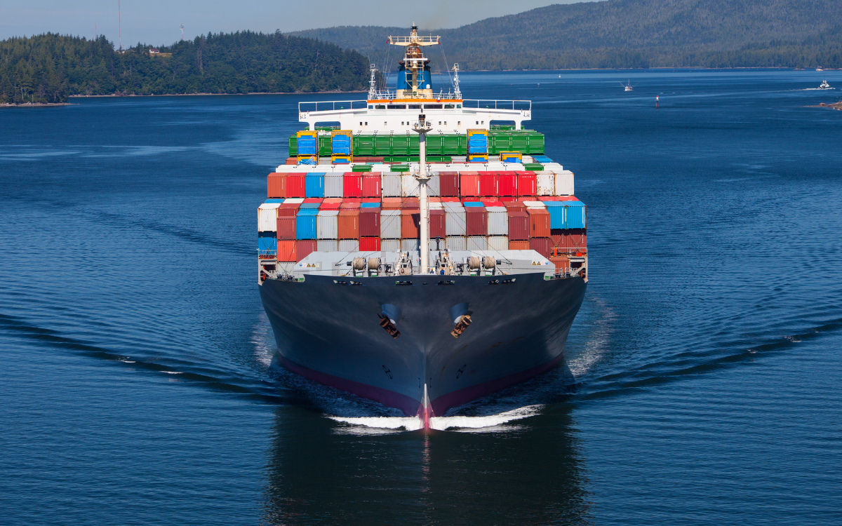 A ship with hundreds of shipping containers, which is travelling with hazardous goods such as EV batteries.