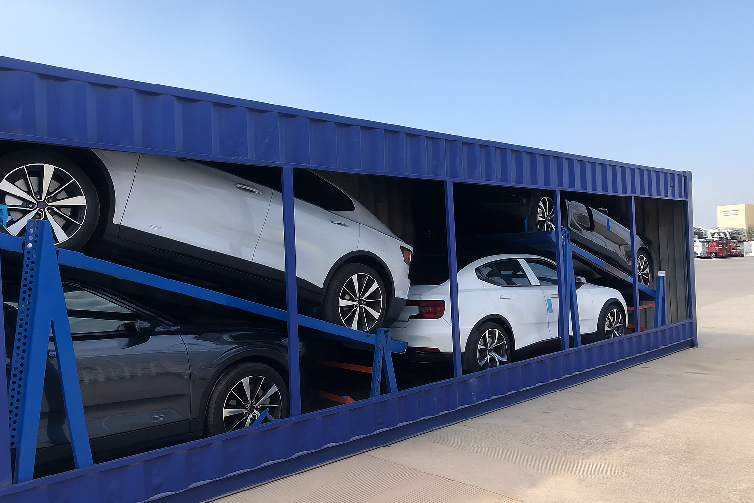 GEFCO Polestar EL-RAK Loading no people or branding