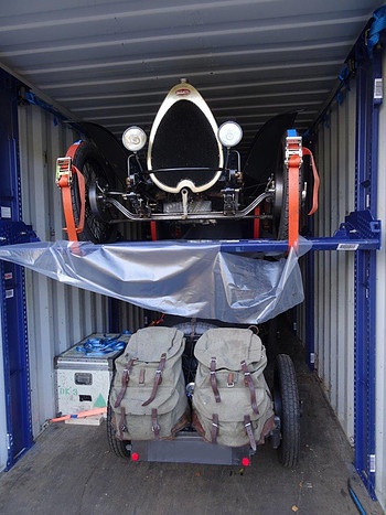 How To Provide Space And Protection When Transporting Classic Cars
