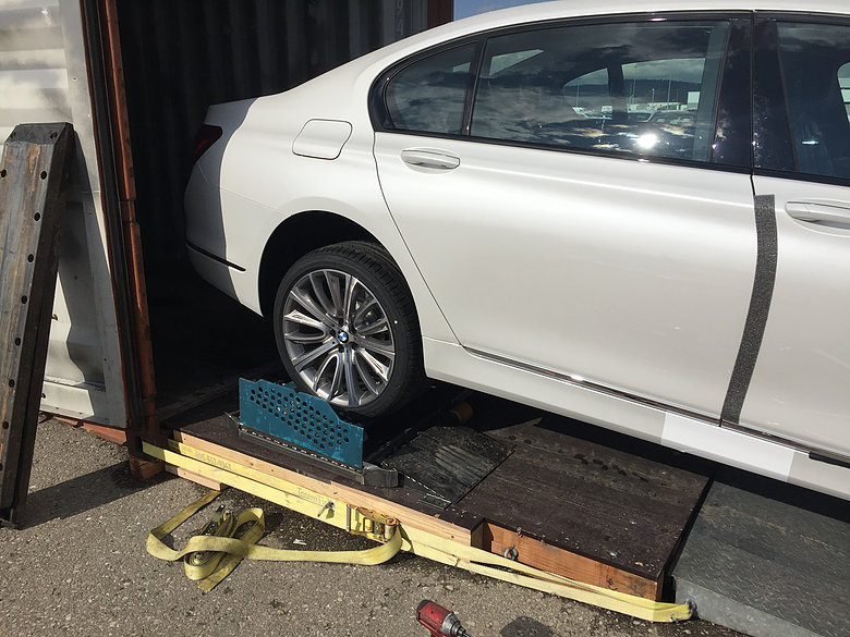 Why You Shouldn't Use Wooden Racking When Transporting Vehicles